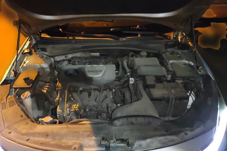 Used Kia K5 2016 1.6T Automatic LUX Engine Bay