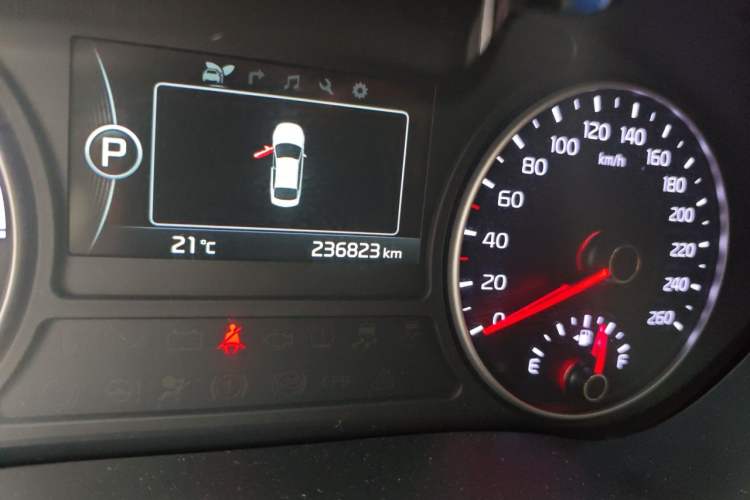 Used Kia K5 2016 2.0L Hybrid GLS Odometer Close Up