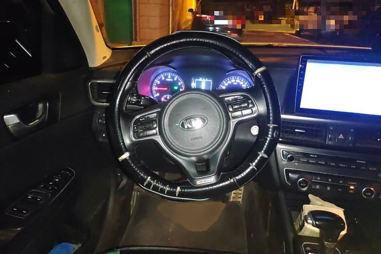 Used Kia K5 2016 1.6T Automatic LUX Steering Wheel