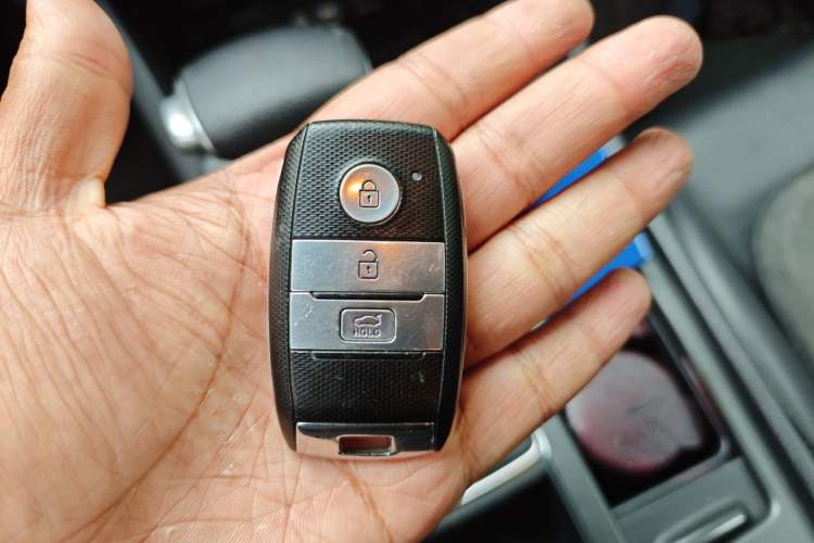 Used Kia K5 2016 2.0L Hybrid GLS Vehicle Key