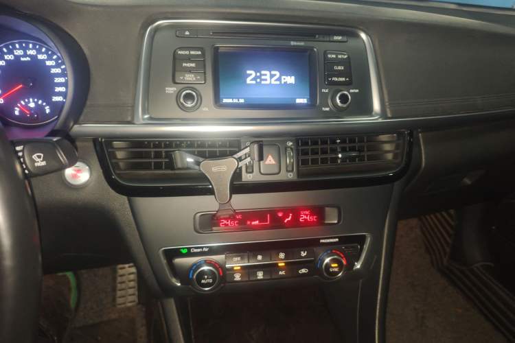Used Kia K5 2016 2.0L Automatic LUX Audio And AC Panel