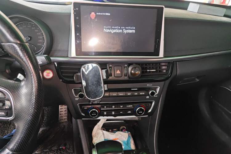 Used Kia K5 2016 1.6T Automatic LUX Audio And AC Panel