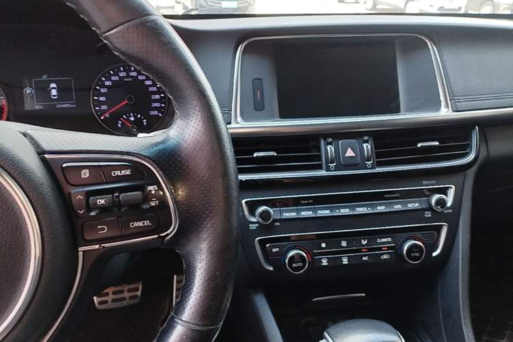 Used Kia K5 2016 1.6T Automatic LUX Audio And AC Panel