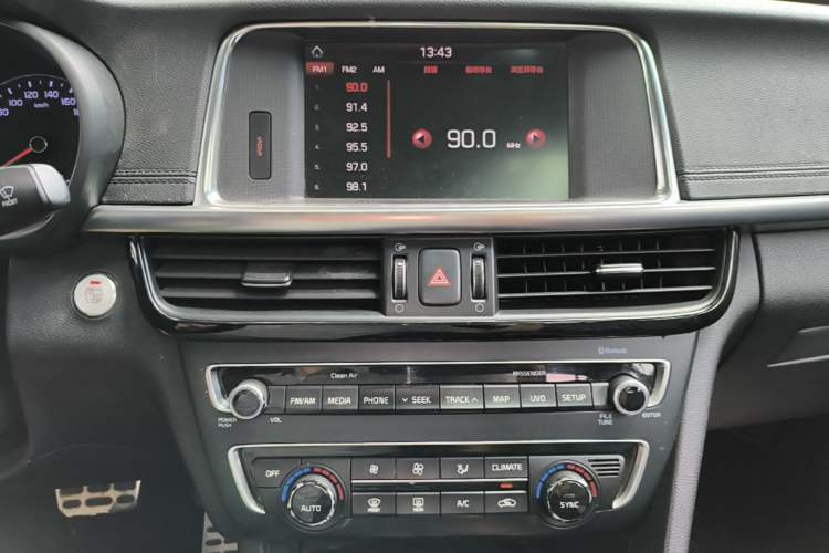 Used Kia K5 2016 1.6T Automatic LUX Audio And AC Panel
