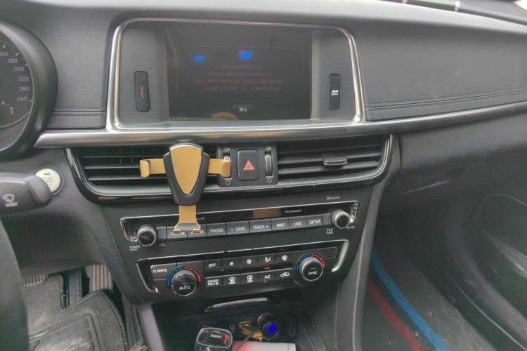 Used Kia K5 2016 2.0L Hybrid GLS Audio And AC Panel