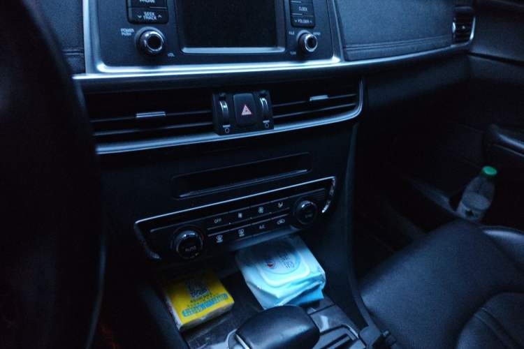 Used Kia K5 2016 2.0L Automatic LUX Audio And AC Panel