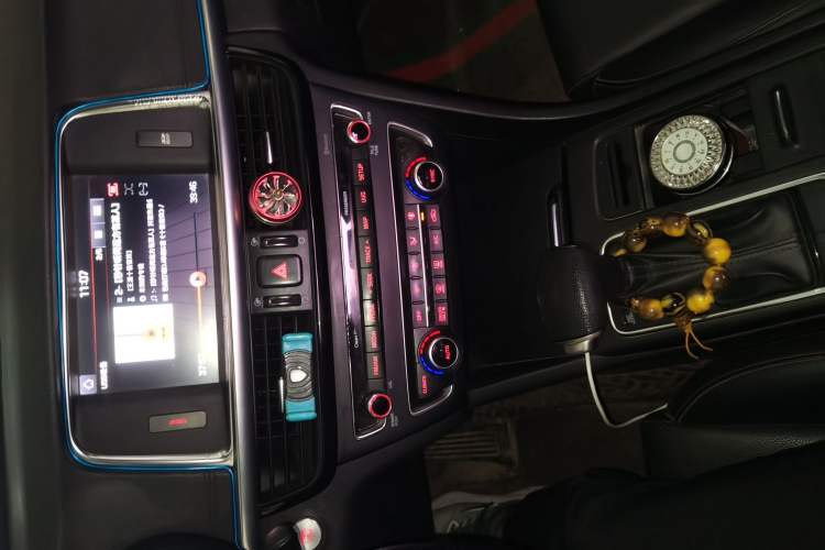 Used Kia K5 2016 2.0L Hybrid GLS Audio And AC Panel
