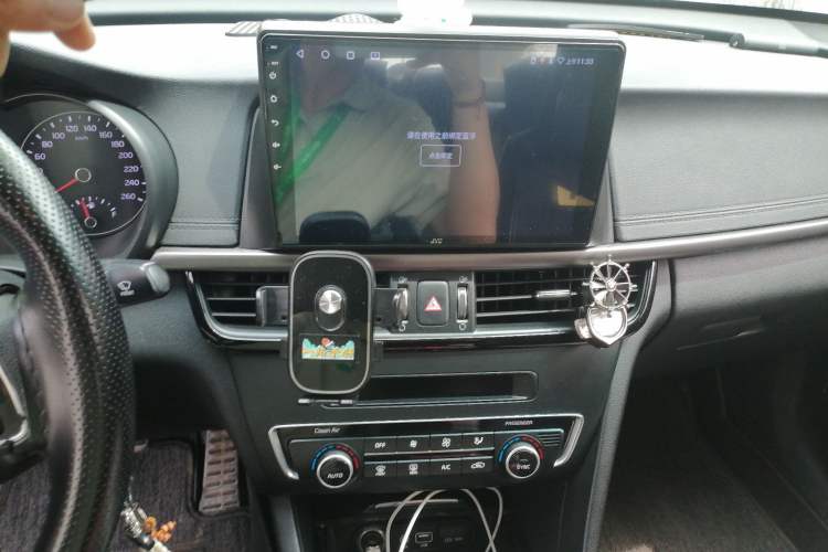 Used Kia K5 2016 2.0L Automatic GLS Audio And AC Panel