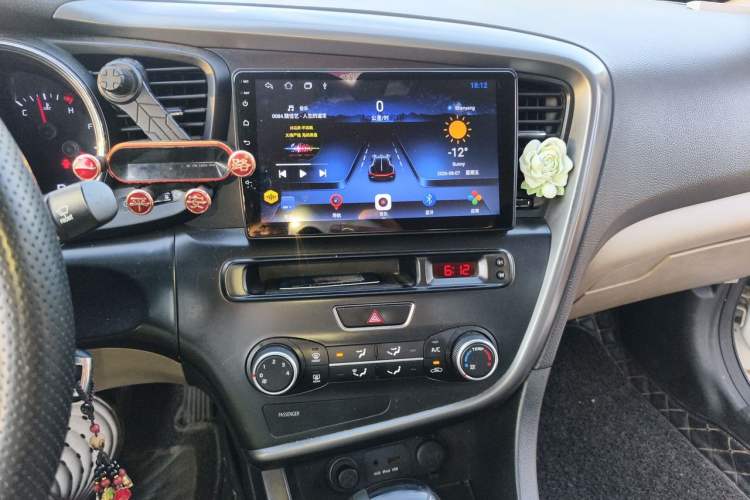 Used Kia K5 2016 2.0L Automatic GL Audio And AC Panel