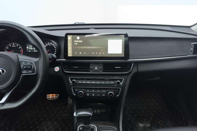 Used Kia K5 2016 1.6T Automatic LUX Audio And AC Panel