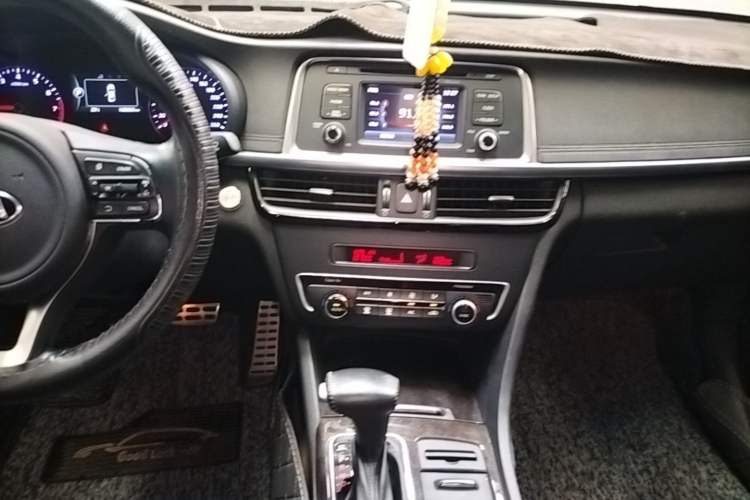 Used Kia K5 2016 2.0L Automatic LUX Audio And AC Panel