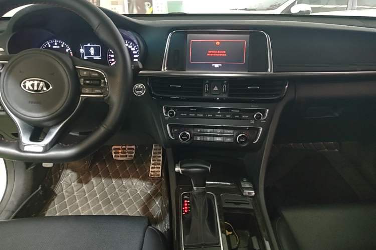 Used Kia K5 2016 1.6T Automatic LUX Audio And AC Panel