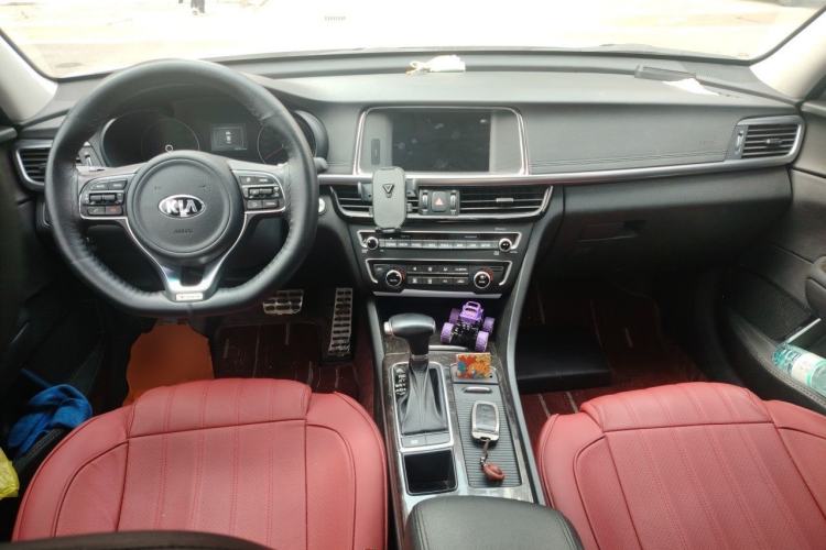 Used Kia K5 2016 1.6T Automatic LUX Center Console