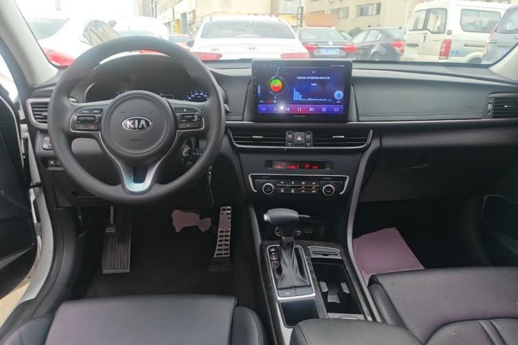 Used Kia K5 2016 2.0L Automatic GLS Center Console