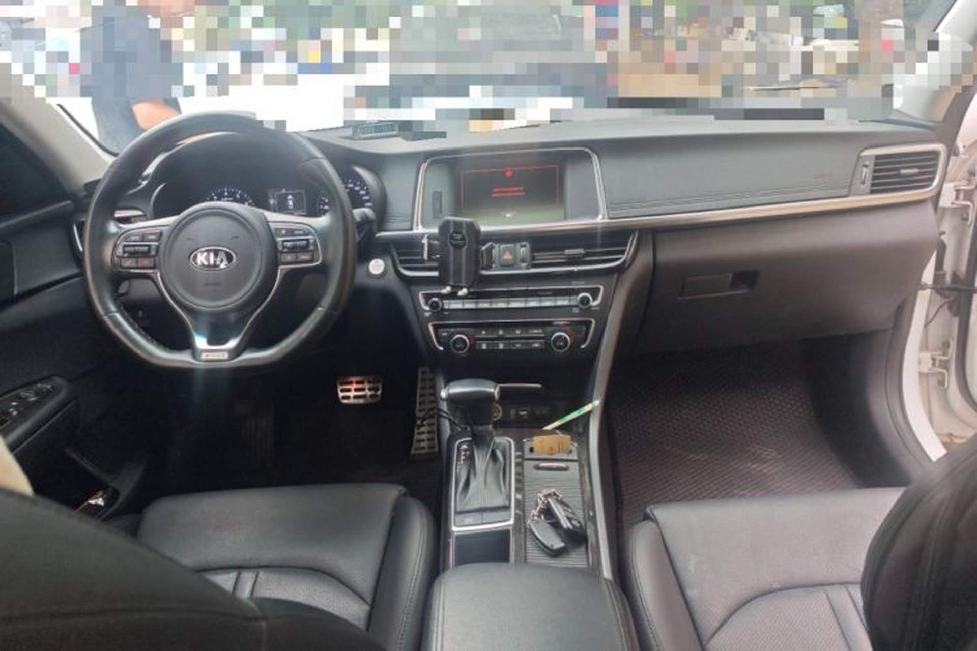 Used Kia K5 2016 1.6T Automatic LUX Center Console