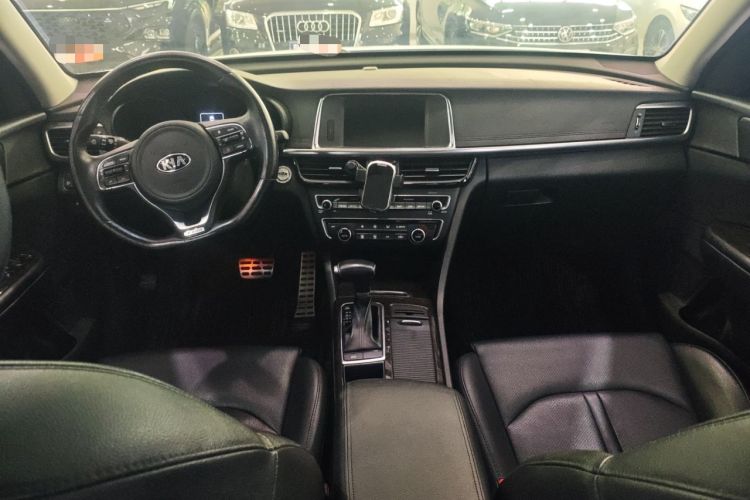 Used Kia K5 2016 1.6T Automatic LUX Center Console