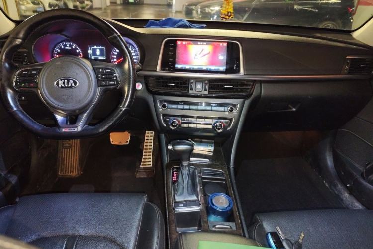 Used Kia K5 2016 1.6T Automatic LUX Center Console