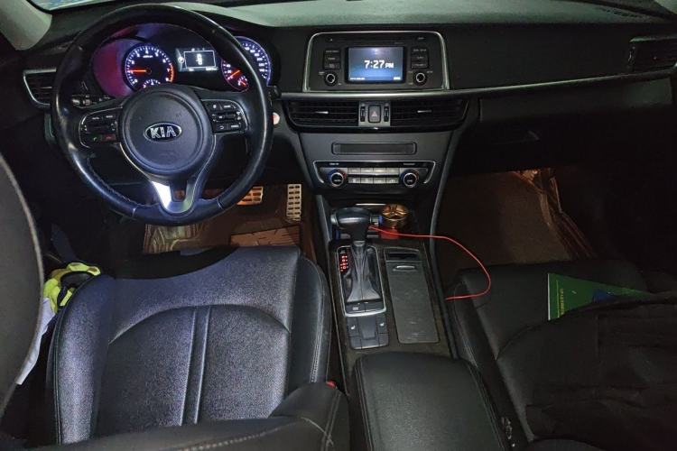Used Kia K5 2016 2.0L Automatic LUX Center Console