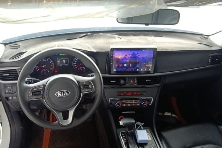 Used Kia K5 2016 2.0L Automatic GL Center Console
