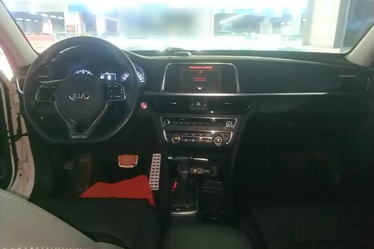 Used Kia K5 2016 1.6T Automatic LUX Center Console