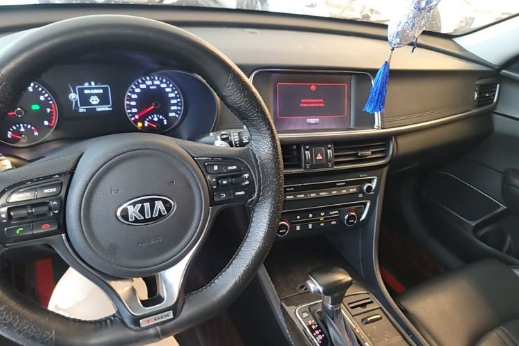 Used Kia K5 2016 1.6T Automatic LUX Center Console