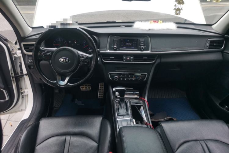 Used Kia K5 2016 2.0L Automatic LUX Center Console