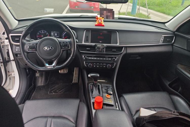Used Kia K5 2016 1.6T Automatic LUX Center Console