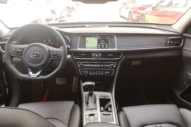 Used Kia K5 2016 2.0T Automatic PRM Center Console