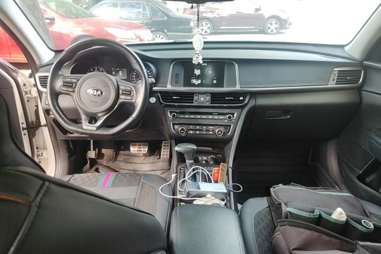 Used Kia K5 2016 1.6T Automatic LUX Center Console