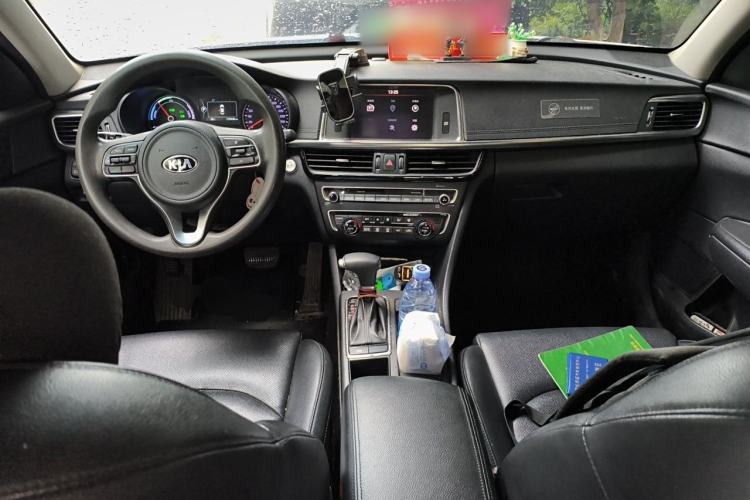 Used Kia K5 2016 2.0L Hybrid GLS Center Console