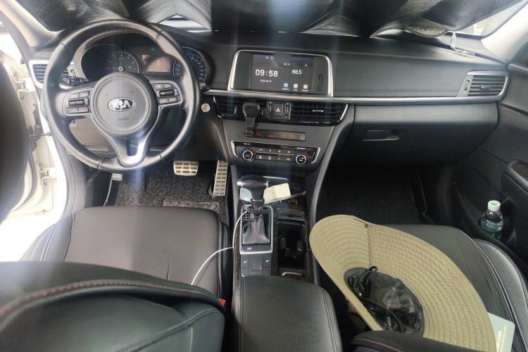 Used Kia K5 2016 2.0L Automatic LUX Center Console