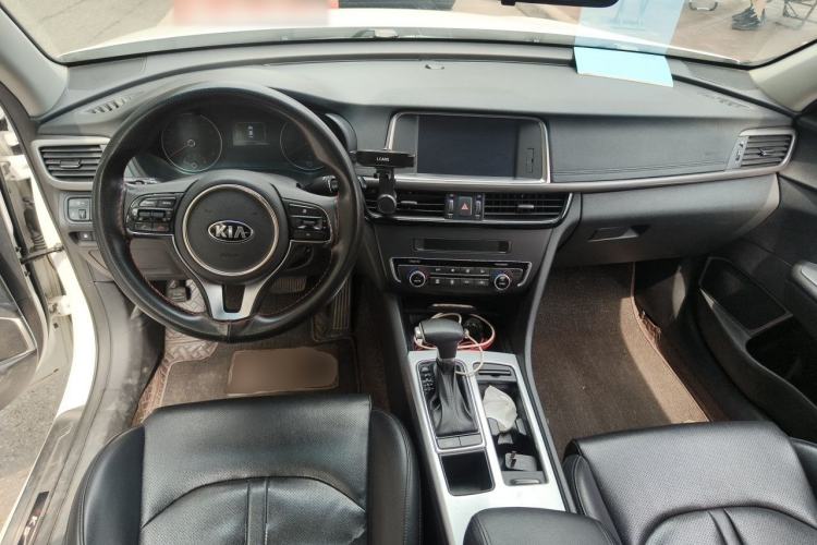 Used Kia K5 2016 2.0L Automatic GL Center Console