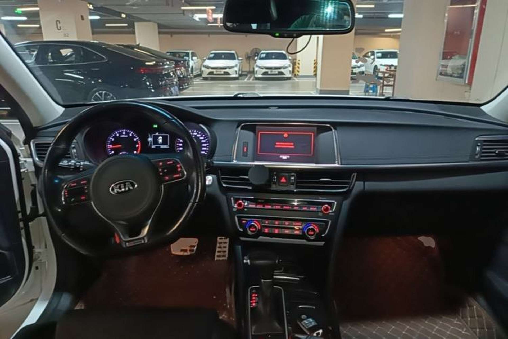 Used Kia K5 2016 1.6T Automatic LUX Center Console