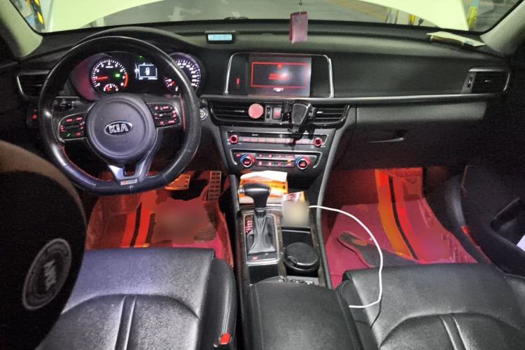 Used Kia K5 2016 1.6T Automatic LUX Center Console