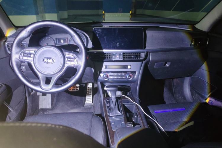 Used Kia K5 2016 2.0L Automatic LUX Center Console