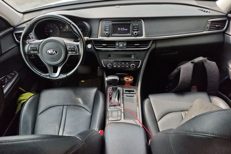 Used Kia K5 2016 2.0L Automatic LUX Center Console