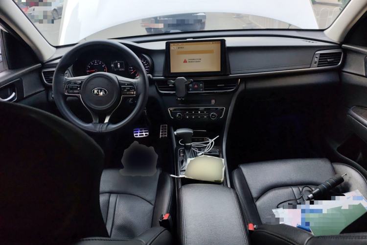 Used Kia K5 2016 1.6T Automatic GLS Center Console