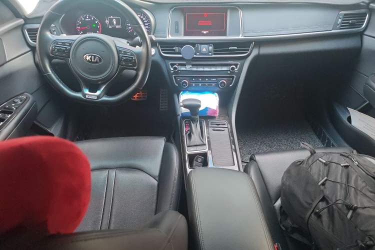 Used Kia K5 2016 1.6T Automatic LUX Center Console