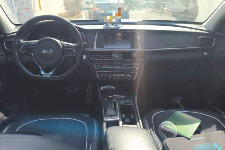 Used Kia K5 2016 1.6T Automatic LUX Center Console