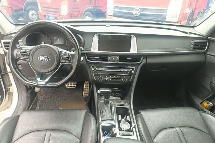 Used Kia K5 2016 1.6T Automatic LUX Center Console