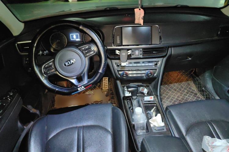 Used Kia K5 2016 1.6T Automatic LUX Center Console