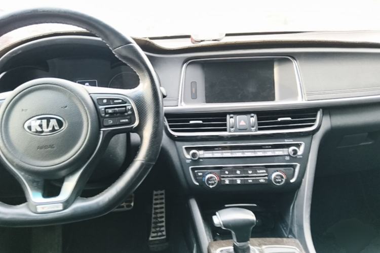 Used Kia K5 2016 1.6T Automatic LUX Center Console