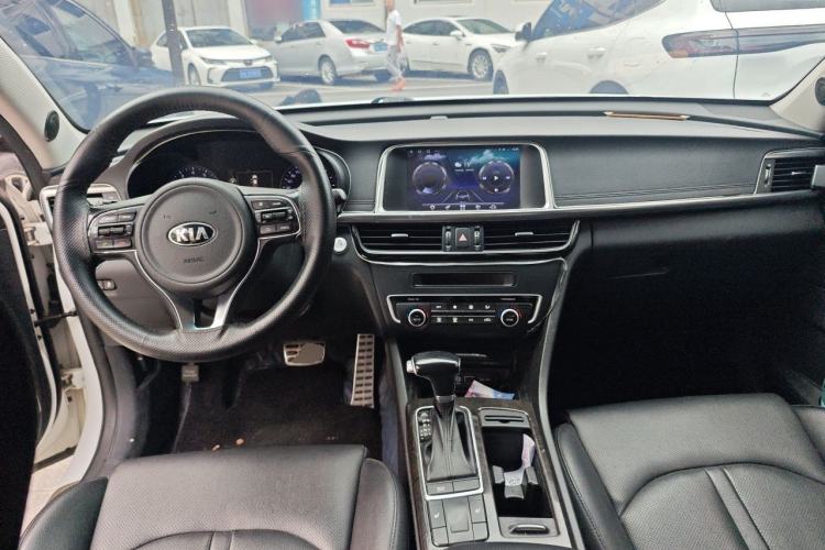 Used Kia K5 2016 2.0L Automatic LUX Center Console