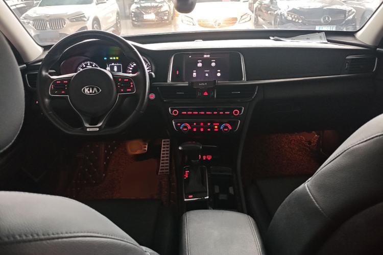 Used Kia K5 2016 1.6T Automatic LUX Center Console