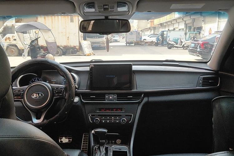 Used Kia K5 2016 2.0L Automatic LUX Center Console