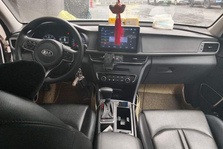 Used Kia K5 2016 2.0L Automatic GL Center Console