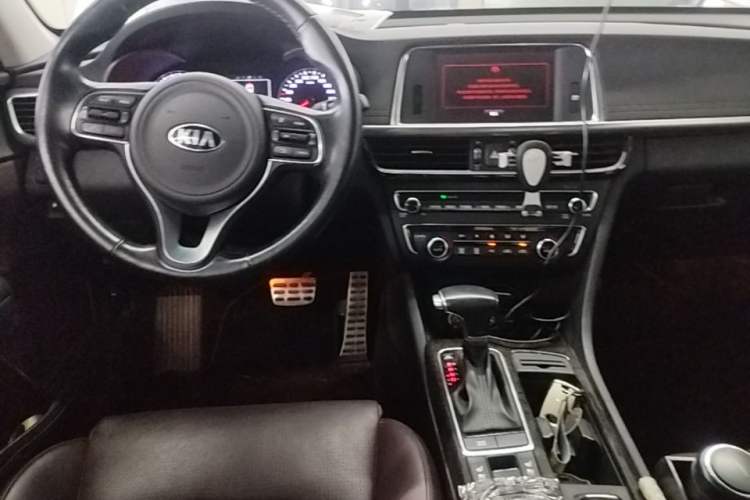 Used Kia K5 2016 2.0L Automatic PRM Center Console