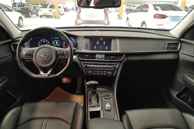 Used Kia K5 2016 1.6T Automatic LUX Center Console