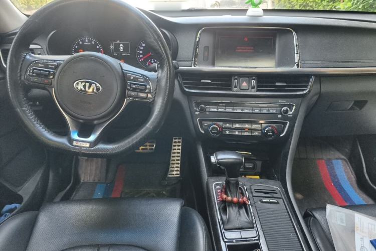 Used Kia K5 2016 1.6T Automatic LUX Center Console