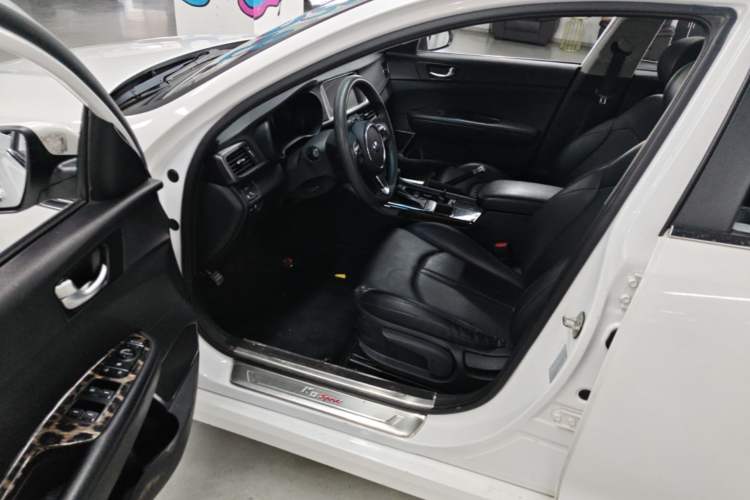 Used Kia K5 2016 2.0L Automatic GLS Driver Seat